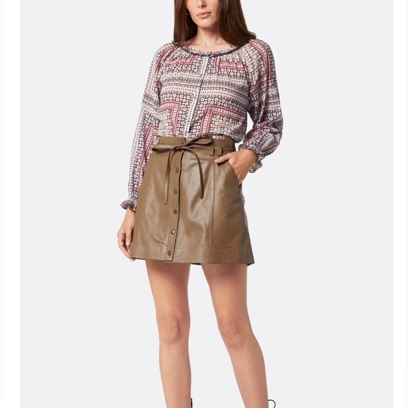 Joie Tolain Lamb Leather Mini Skirt size 0 with flaw - Picture 4 of 15